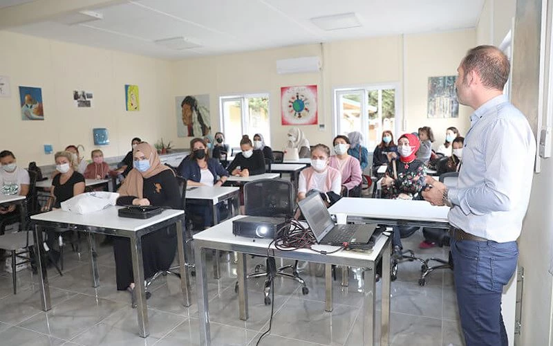 KURSİYERLERE ÇEVRE VE SIFIR ATIK EĞİTİMİ VERİLDİ