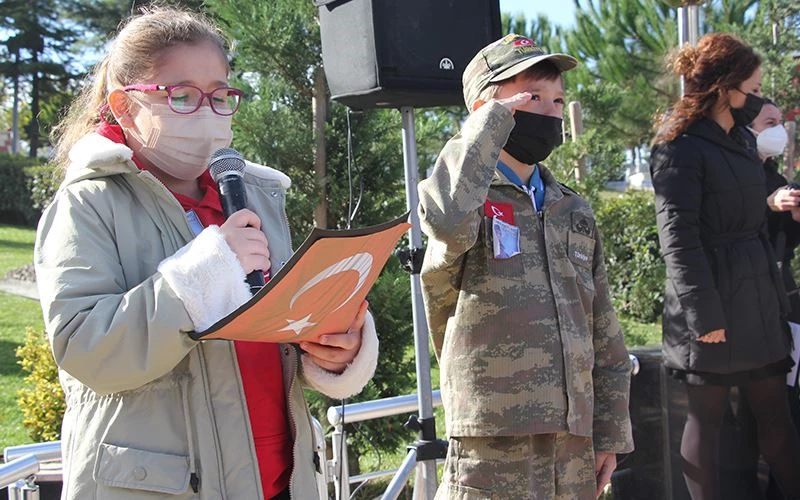 İSMİNİ TAŞIYAN OKUL ÖĞRENCİLERİ ŞEHİDİ UNUTMADI