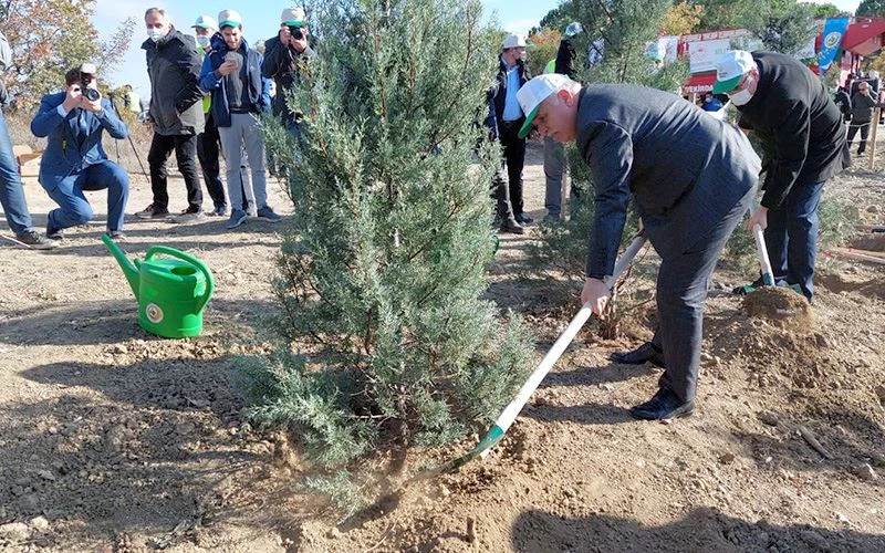 TEKİRDAĞ’DA YÜZLERCE FİDAN TOPRAKLA BULUŞTU