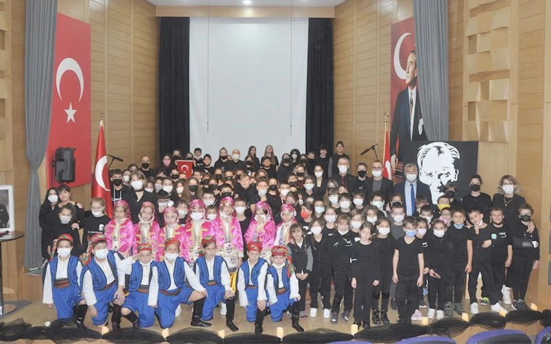 BAŞAKŞEHİR MUSTAFA KEMAL ATÜTÜRK’Ü HÜZÜNLÜ BİR PROGRAMLA ANDI