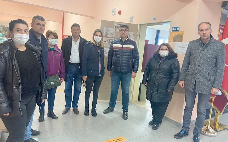 İYİ PARTI’DEN OY KULLANACAK VATANDAŞLARA ZİYARET