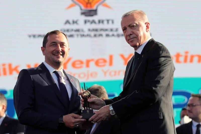 CÜNEYT YÜKSEL ÖDÜLÜNÜ CUMHURBAŞKANI ERDOĞAN