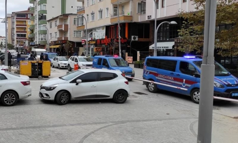 POLİS HDP BİNASINDAN ALDIĞI EVRAK VE BELGELERİ İNCELEMEYE GÖTÜRDÜ