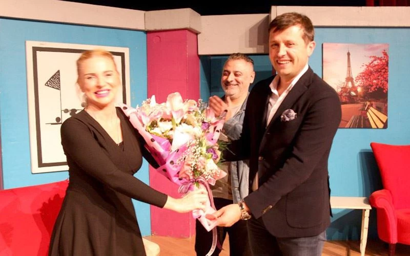 SENİ UNUTMAK İSTEMEDİM Kİ ADLI TİYATRO OYUNU SAHNELENDİ