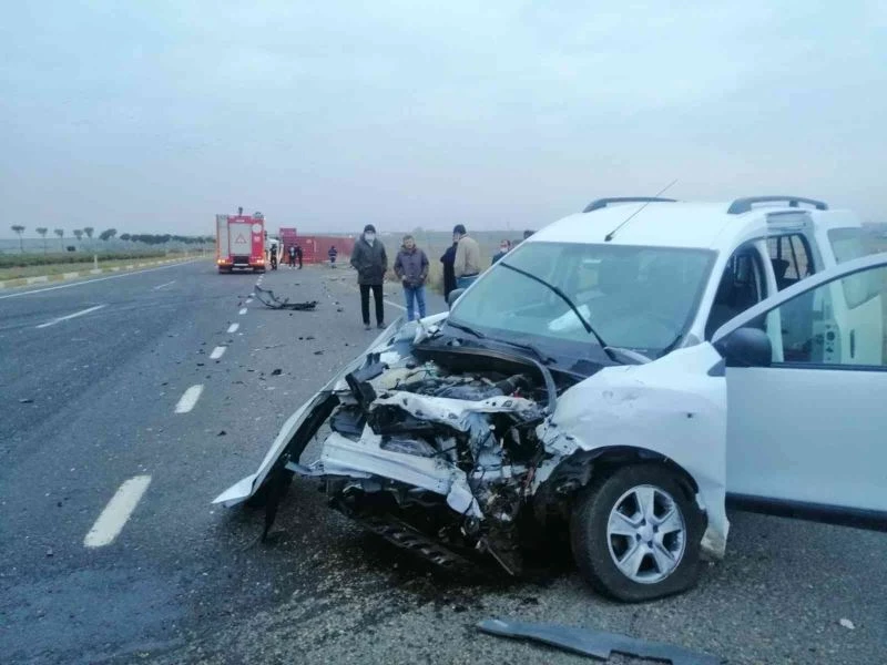 TIRLA OTOMOBİL ÇARPIŞTI:1 YARALI