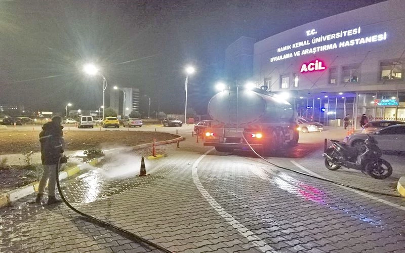 SÜLEYMANPAŞA BELEDİYESİ SAĞLIK KURULUŞLARINI DEZENFEKTE ETMEYE DEVAM EDİYOR