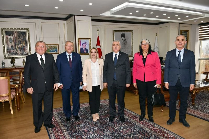 ÇORLU MUHTARLAR DERNEĞİ YÖNETİMİ VALİ YILDIRIMLA BİRARAYA GELDİ