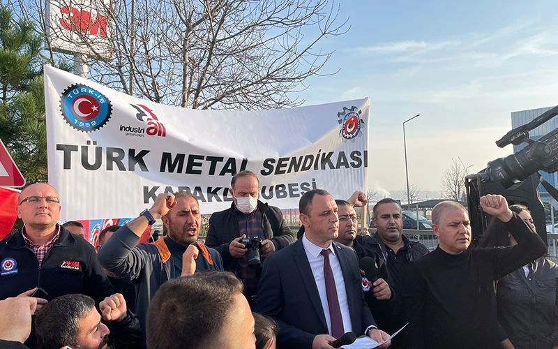 SENDİKAYA KARŞI ÇIKAN 3M FABRİKASI İŞÇİLER PROTESTO ETTİ