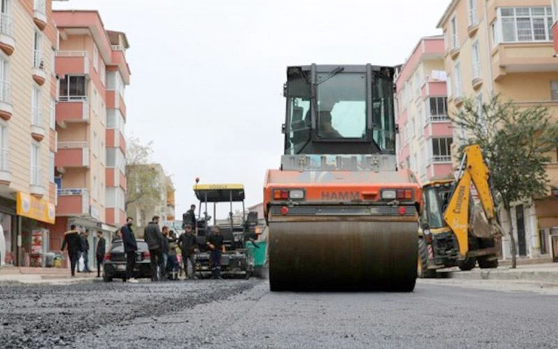 KOSVALI SOKAK’TA ASFALTLAMA ÇALIŞMASI YAPILDI