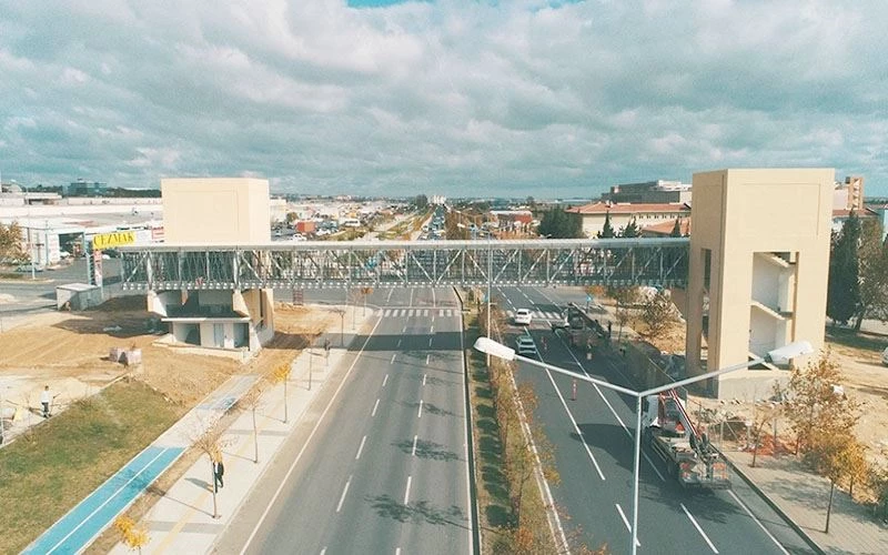 BÜLENT ECEVİT BULVARI YAYA ÜST GEÇİDİ HİZMETE AÇILIYOR