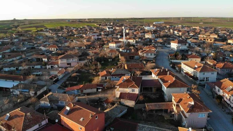 KÖYLÜLER KARAR ALDI ’GÖNÜLLÜ KARANTİNA’ UYGULUYORLAR