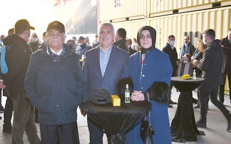 ASYAPORT LİMANI DÜNYANIN EN BÜYÜK GEMİLERİNDEN BİRİNİ AĞIRLADI