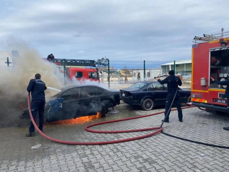 HURDA ARAÇ TAMİRİNDE YANGIN ÇIKTI, 2 KİŞİ HASTANELİK OLDU