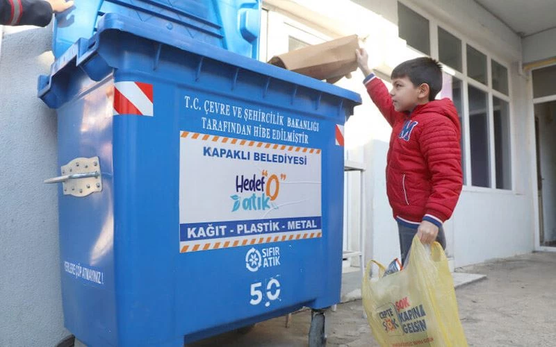 ATIKLARIN AYRI TOPLANDIĞI MAVİ KONTEYNERLERİN SAYISI 154’E ULAŞTI