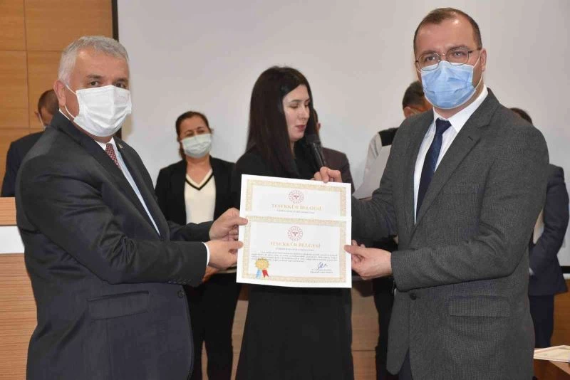 PANDEMİNİN BAŞKAHRAMANLARI ÖDÜLLENDİRİLDİ