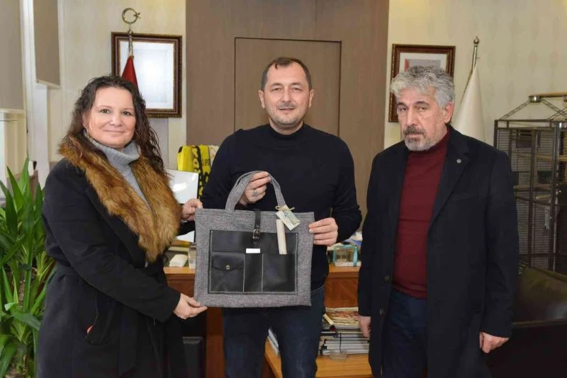 KADINLAR TEKSTİL ATIKLARINI DEĞERLENDİRİYOR