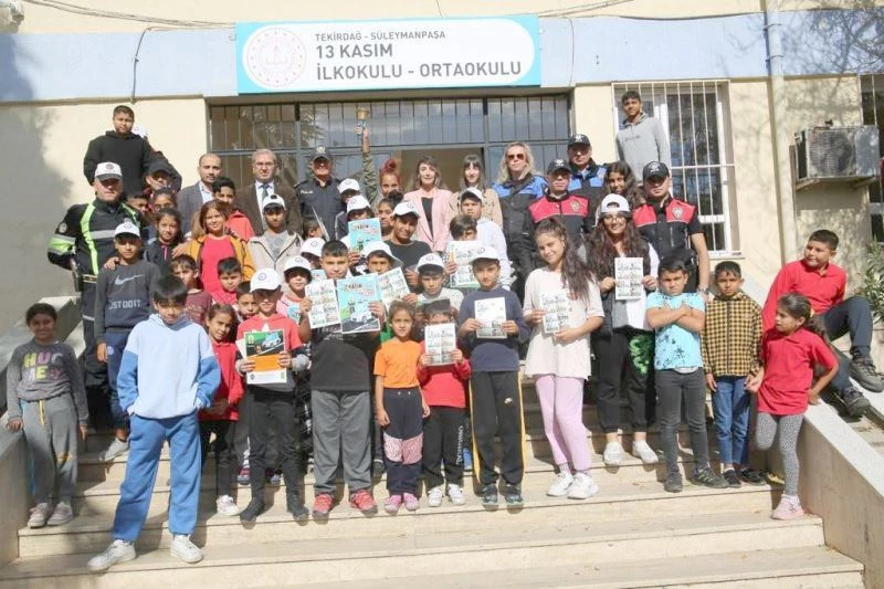 YENİDEN EĞİTİME KAZANDIRILAN ÇOCUKLARA POLİS DESTEĞİ