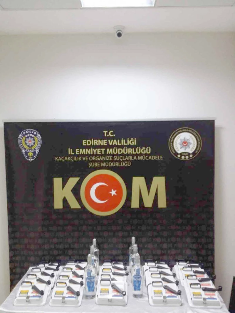 KAPIKULE’DE BİR ARAÇTA GÜMRÜK KAÇAĞI ÜRÜNLER ELE GEÇİRİLDİ