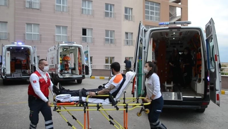 KARGO PAKETİNDE KİMYASAL SIVI PATLAMASI: 2 YARALI