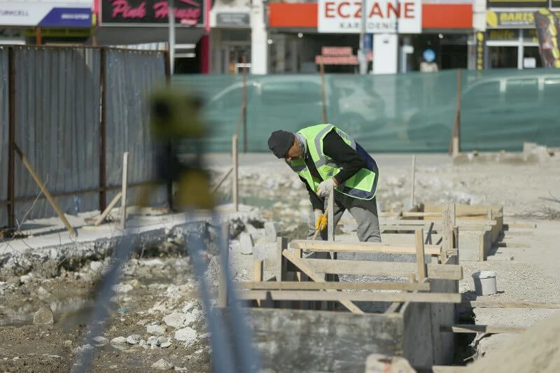 AMASYALILAR MEYDANI YENİLEME ÇALIŞMALARI DEVAM EDİYOR