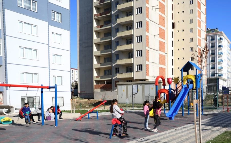 ÇERKEZKÖY BELEDİYESİ YENİ YAŞAM ALANLARI KAZANDIRIYOR 