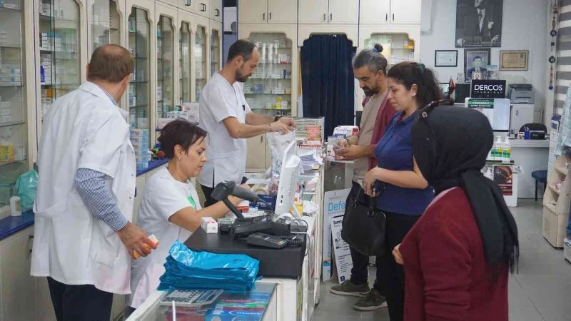 GRİP AŞISI ECZANELERDEKİ YERİNİ ALDI