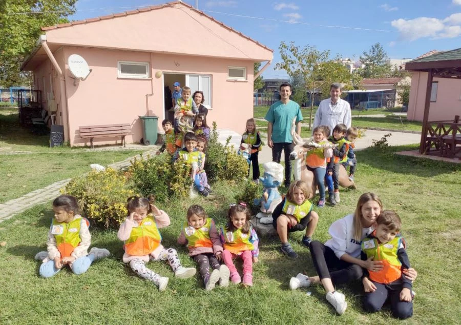 ÇOCUKLARDAN, SEVİMLİ DOSTLARIMIZA ZİYARET