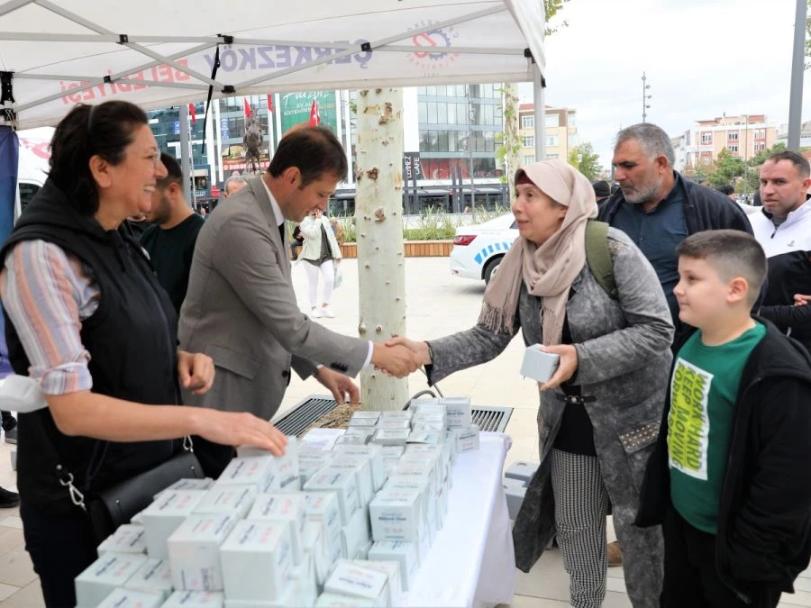 BAŞKAN AKAY MEVLİD KANDİLİNİ KUTLADI