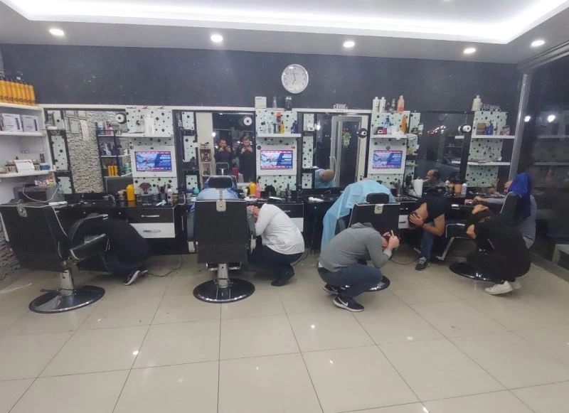 TATBİKAT TIRAŞ OLURKEN YAKALADI