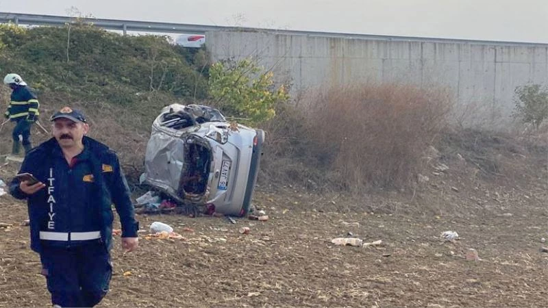 KONTROLDEN ÇIKAN OTOMOBİL ŞARAMPOLE UÇTU