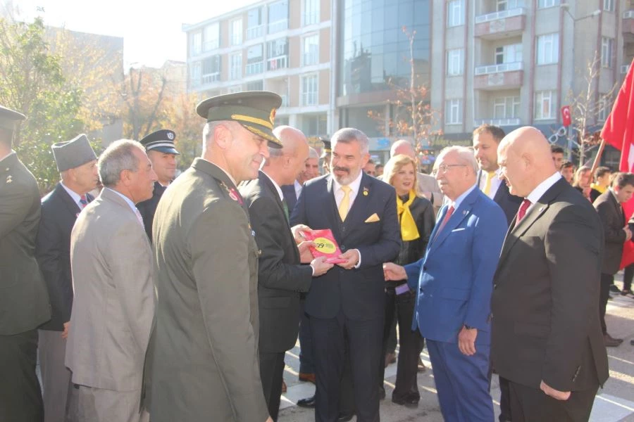 SARI LİSTE SARAY’IN KURTULUŞ TÖRENLERİNDEYDİ