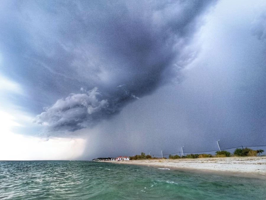 DEV DALGALAR ÜRKÜTÜCÜ BOYUTA ULAŞTI