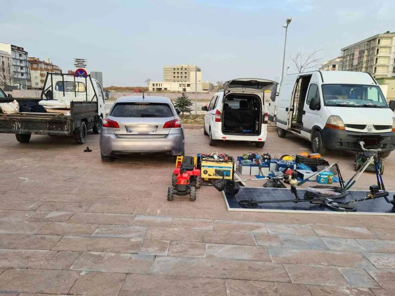 SAHTE PLAKA ELE VERDİ