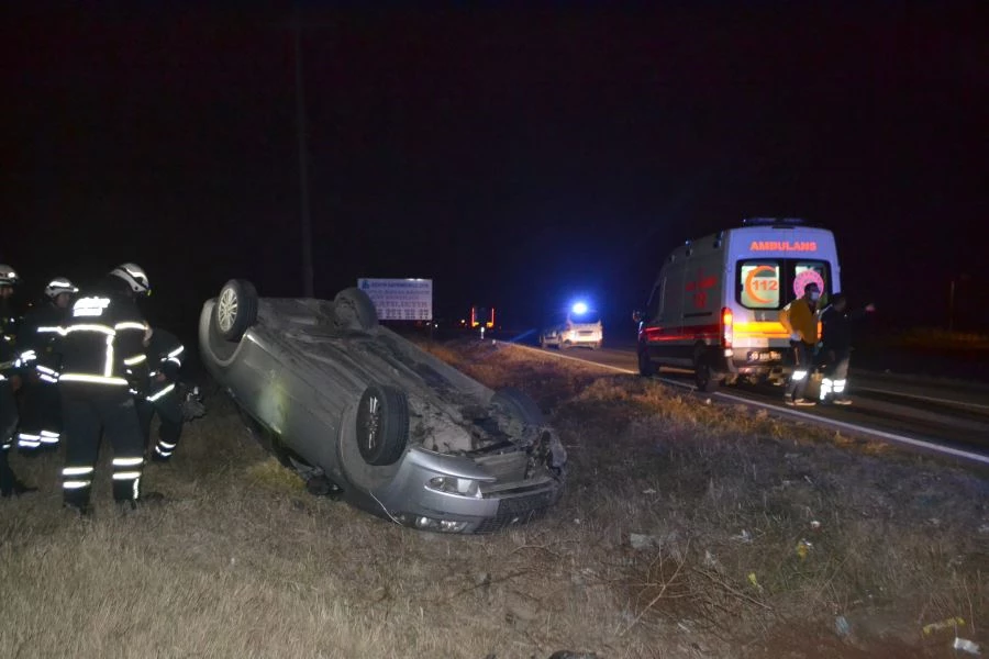 ALKOLLÜ SÜRÜCÜ TAKLA ATAN ARAÇTAN BURNU KANAMADAN ÇIKTI