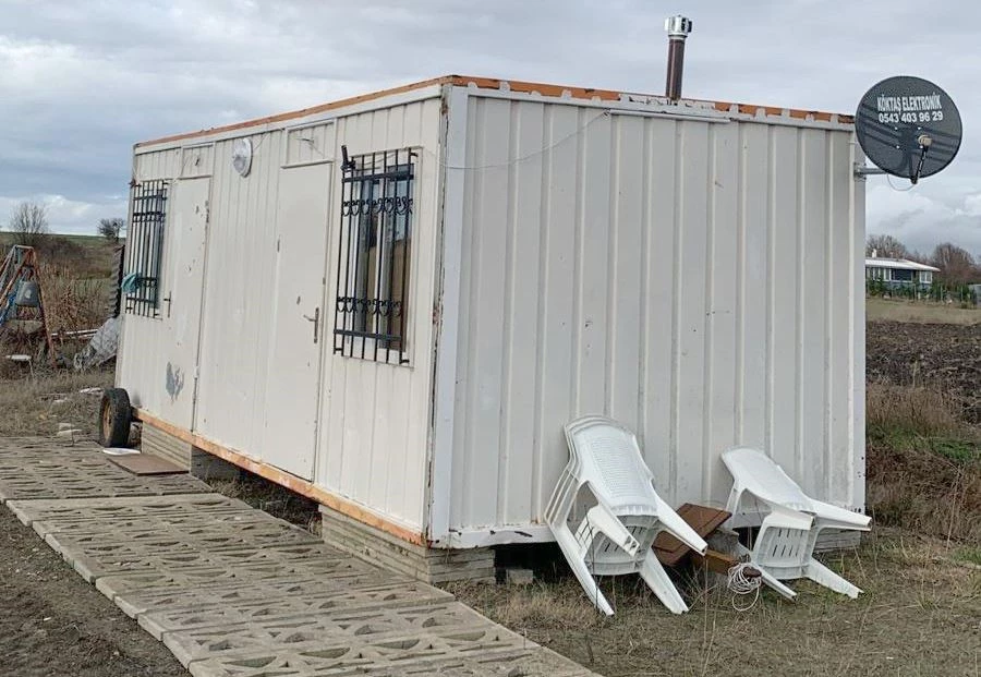 ÇERKEZKÖY’DE DOLANDIRICILAR BAŞKASINA AİT KONTEYNERİ SATMAYA ÇALIŞTI