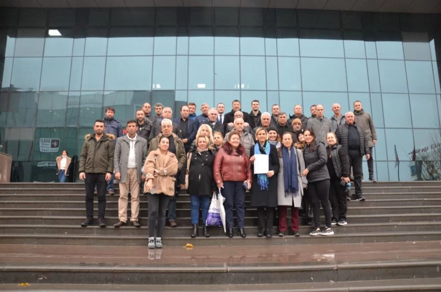 İYİ PARTİ İLÇE BAŞKANI ERSEÇKİN MAZBATASINI ALDI