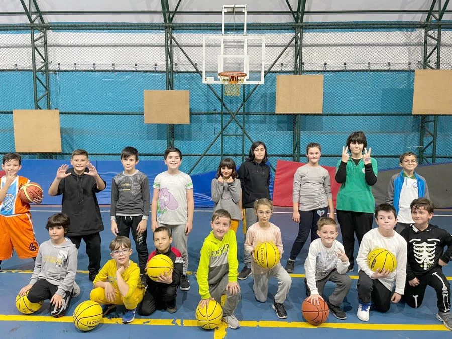 KIŞ OKULUNDA BİNLERCE ÖĞRENCİ EĞİTİM ALIYOR