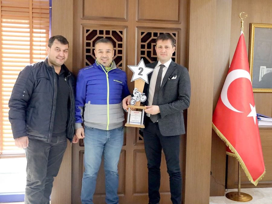 ENDURO SPORCUSU OKUYAN’DAN BAŞKAN AKAY’A ZİYARET