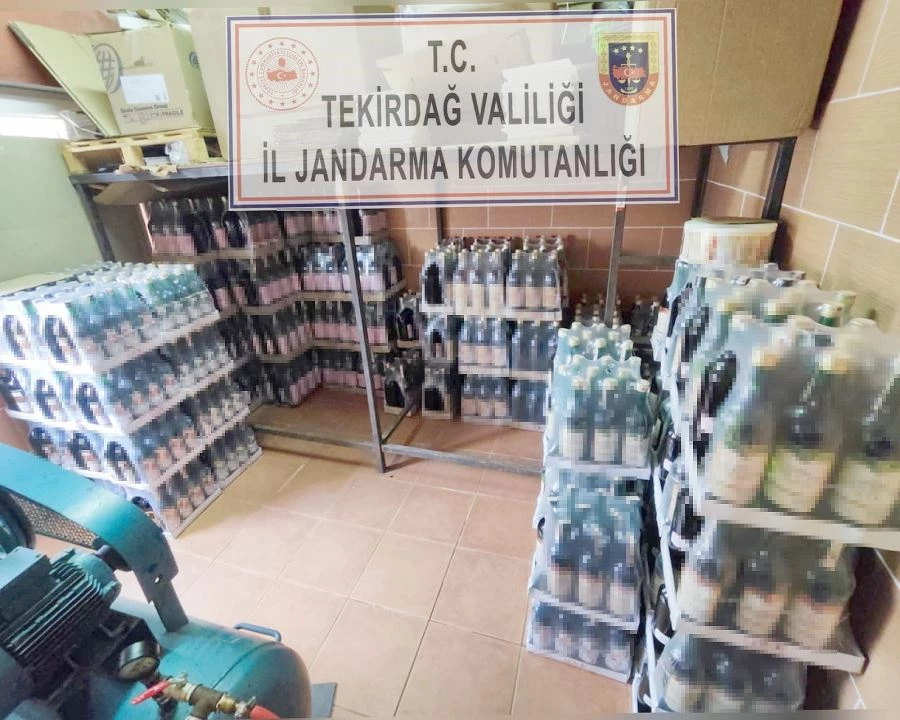 YILBAŞI ÖNCESİ KAÇAK İÇKİYE DARBE ÜSTÜNE DARBE: 430 LİTRE ELE GEÇİRİLDİ