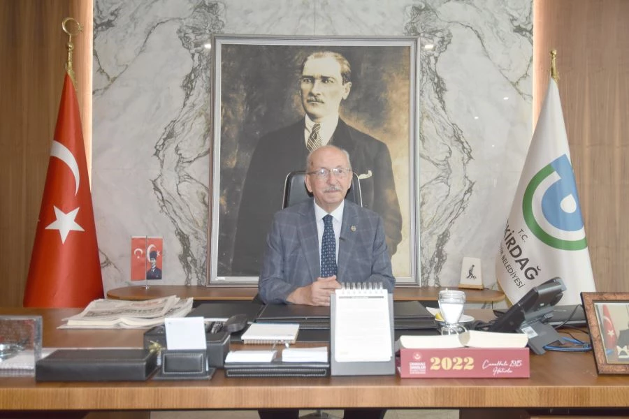 BAŞKAN KADİR ALBAYRAK YENİ YIL MESAJI YAYIMLADI