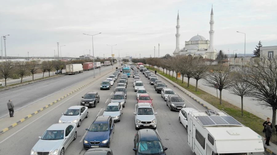 KAPIKULE SINIR KAPISI’NDA BULGARLARIN YILBAŞI HAREKETLİLİĞİ 