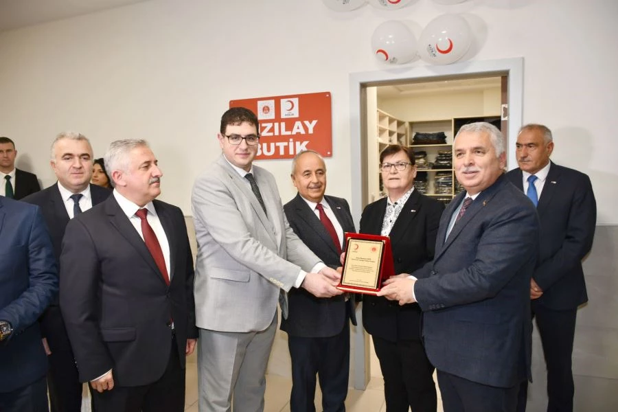 VALİ AZİZ YILDIRIM ADLİYE SOSYAL BUTİK’İN AÇILIŞINI YAPTI