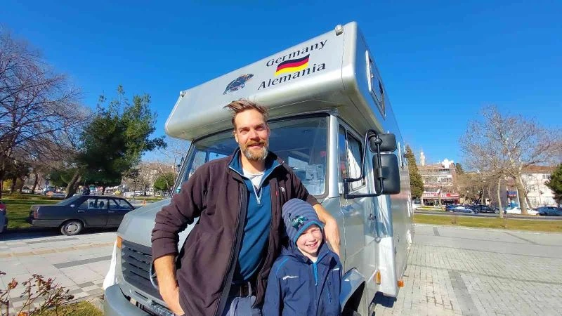 CANA YAKINLIK, ALMANYA’DAN KARAVANLA TÜRKİYE’YE GETİRTTİ