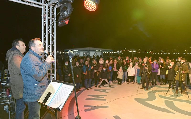 SEVDA ŞARKILARI KONSERİ SOĞUK HAVAYI ISITTI