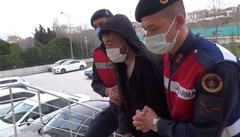 EŞİNİ BENZİN DÖKEREK YAKAN ŞAHSIN DAVASI ERTELENDİ