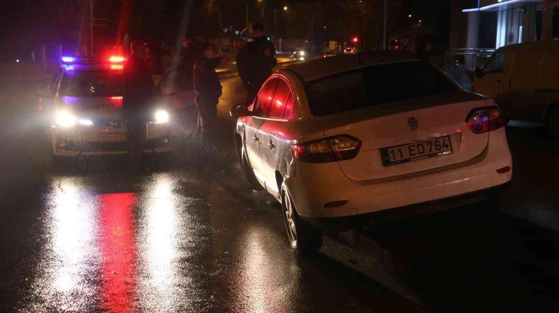 İKİ ALKOLLÜ SÜRÜCÜ ÇARPIŞTI