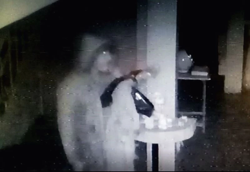 KAFEDEN 16 BİN LİRALIK HIRSIZLIK  