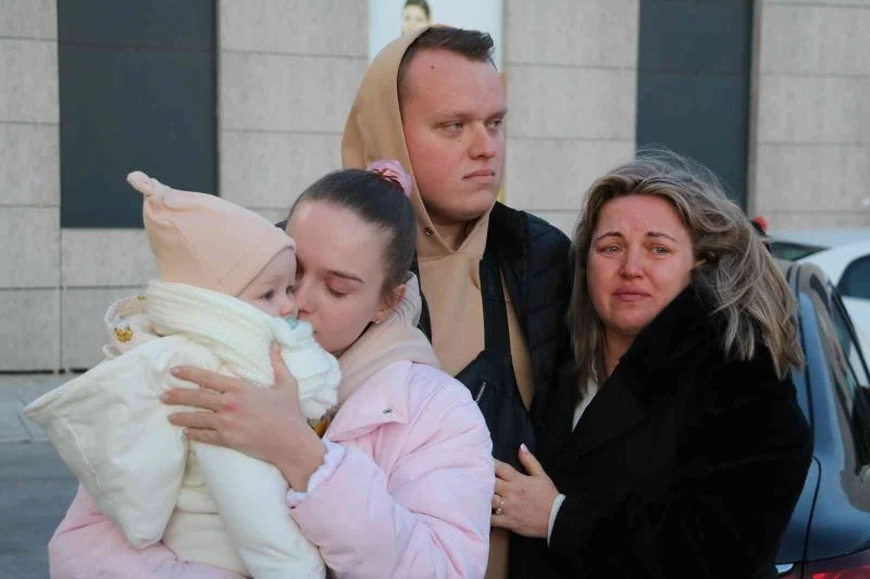 UKRAYNA’DAN TÜRKİYE’YE KAÇAN GÖZÜ YAŞLI KADININ ANLATTIKLARI DUYGULANDIRDI