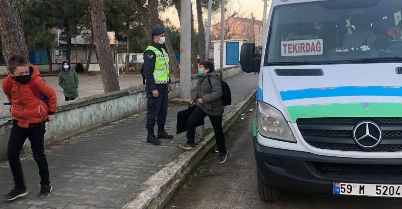 JANDARMADAN OKUL SERVİSLERİNE SIKI DENETİM 