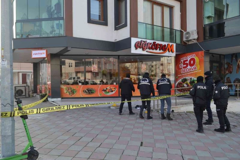 ÇATIDAN DÜŞEN GENÇ AĞIR YARALANDI 